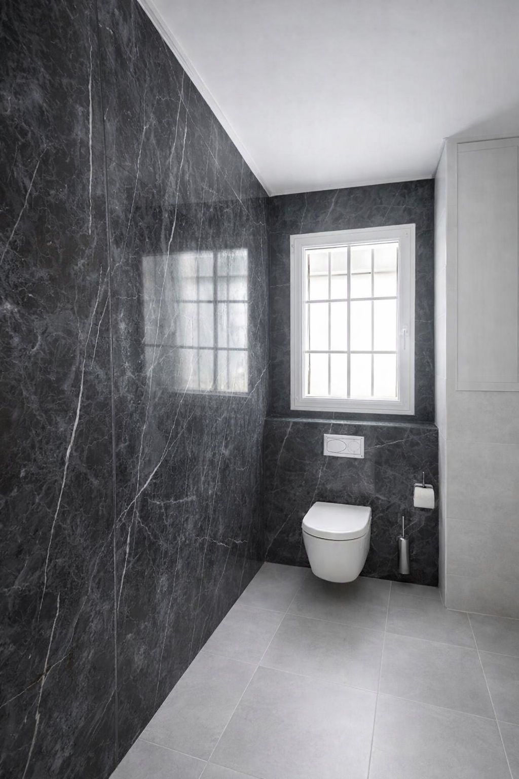 Toilettes marbre noir grand format